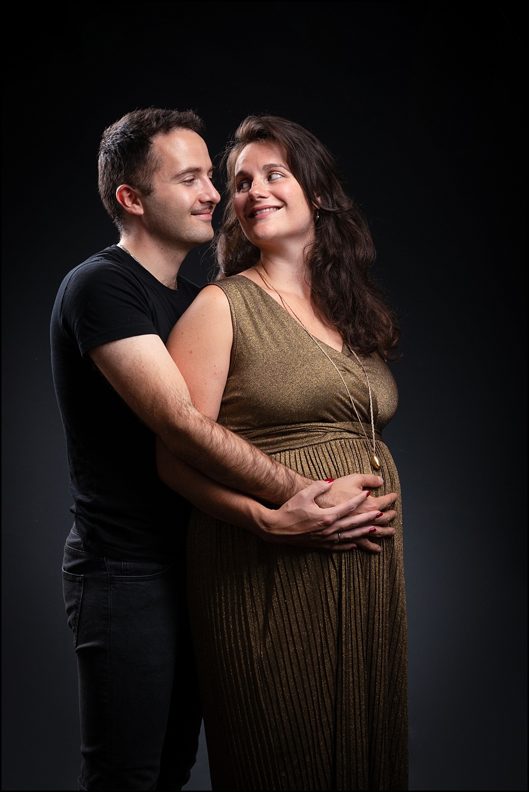 Séance photo grossesse dans notre studio photo au Vésinet "Les 2 photographes"